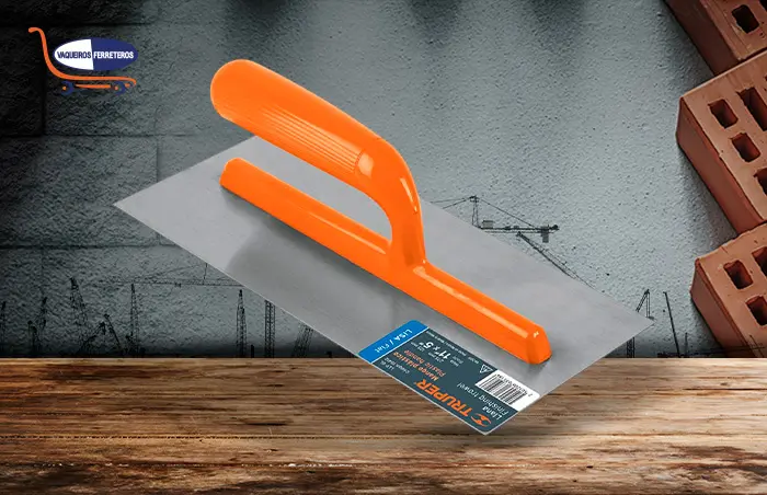 Una llana marca Truper