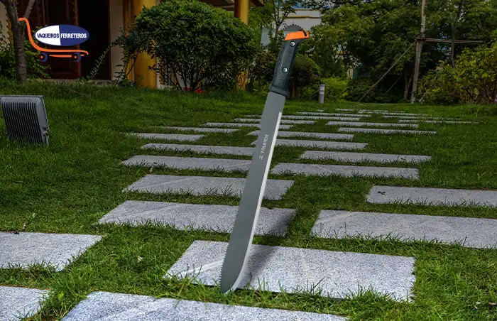 Machete táctico, ideal para regalar a hombre joven